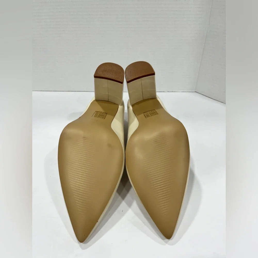 Journee Collection Womens Simonne Pointed Toe Block Heel Pumps.‎ Size: 9.5WD